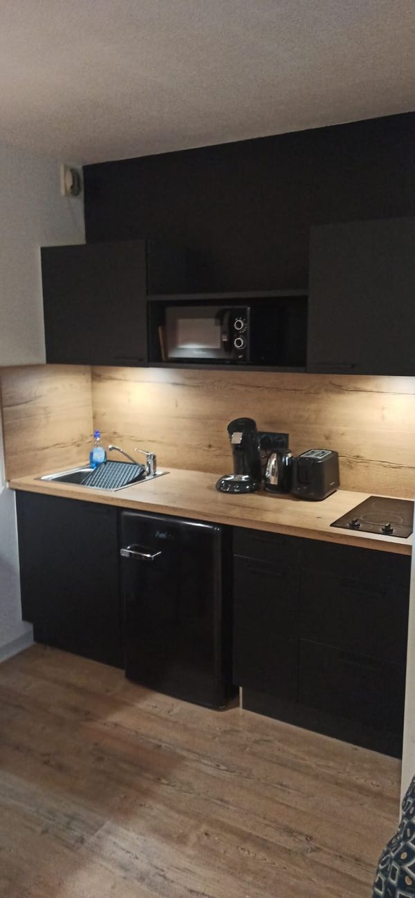 "studio cosy entre le canal de Nantes à Brest et la Vilaine"