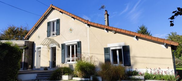 Maison familiale avec piscine proche de Fontainebleau