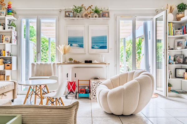 Petite maison avec jardin, au calme en cœur de village, accès facile plage et forêt