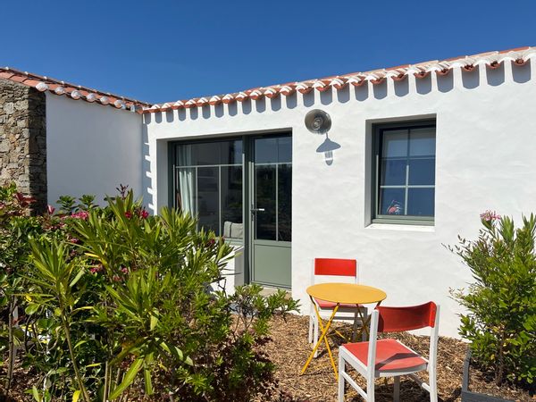 Maisonnette de charme à proximité du port et des commerces, tout confort. Idéal pour découvrir l'ile