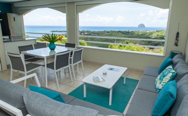 Au Diamant en Martinique, découvrez la résidence Kaz O'Rocher avec sa vue à couper le souffle !