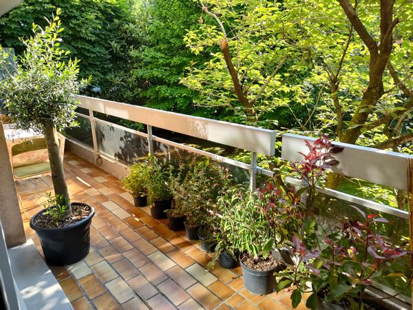 Appartement dans la verdure