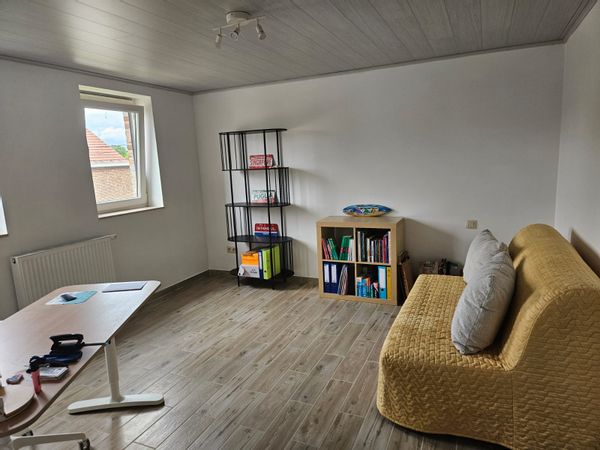 Confortable maison lumineuse avec jardin à Pontillas à proximité de Namur