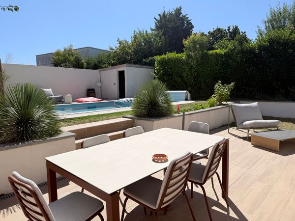 Maison atypique avec piscine et jardin, aux portes de Toulouse
