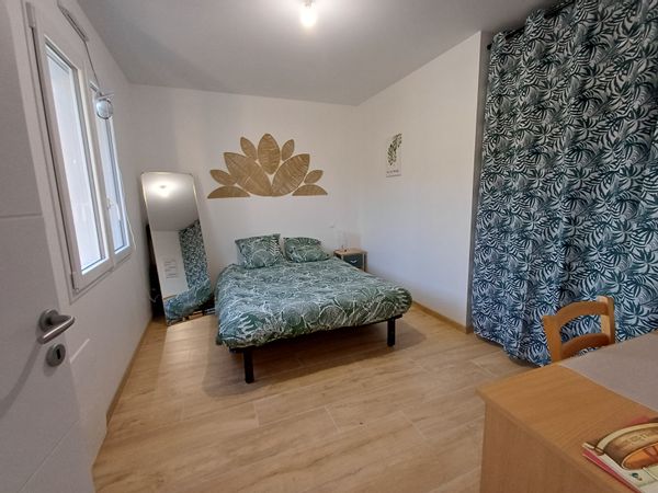 Maison neuve aux abords de la rivière
