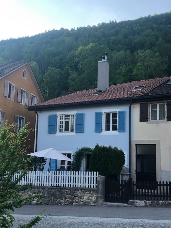 La maison de Emeric, belle maison de village dans le jura bernois