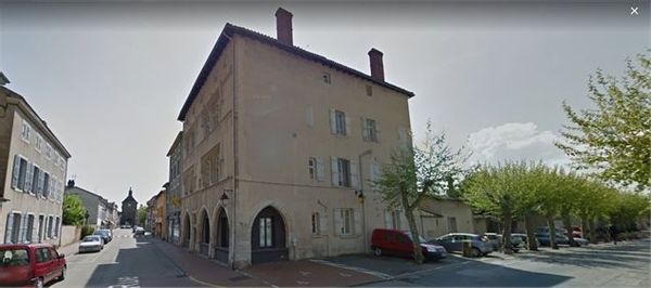 Bel appartement  de 140 m2 avec balcon et jardin