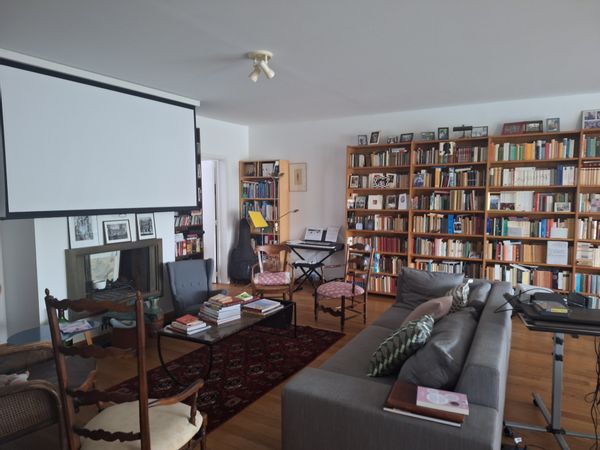 La chambre d'amis quartier vivant et chouette!