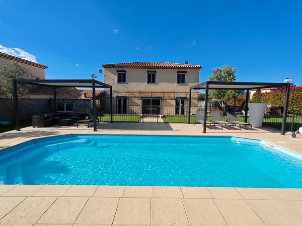 La maison de Fanny, Magnifique maison avec piscine et jaccuzi
