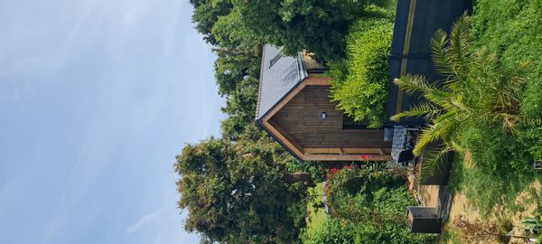Charmante Maison bois 40m2, entrée indépendante, terrasse Situé dans le charmant quartier de Lezuis