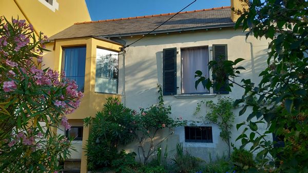 Studio cosy et calme avec  bow window