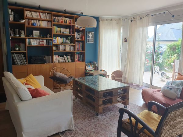 Maison en centre bourg, tous les commerces à pied. A 15min en voiture des plages du golfe.