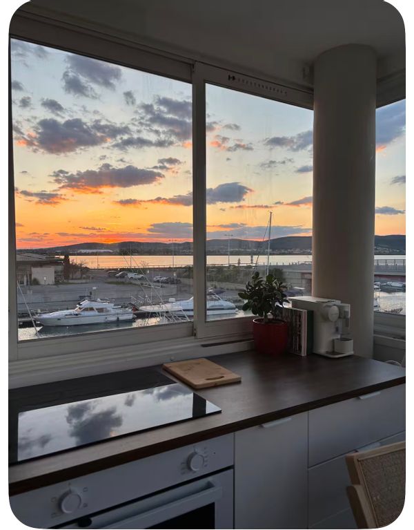Appartement de Mégane en bord de plage dans le sud de la France