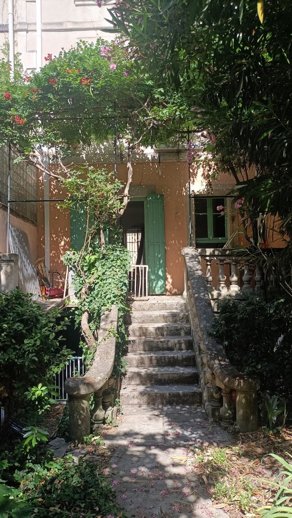 Intramuros Chambre climatisé dans notre maison avec jardin.