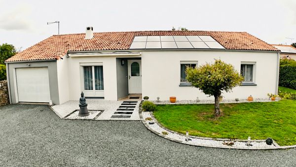 Maison avec piscine chauffée au cœur de la Vendée, à 30 min des plages
