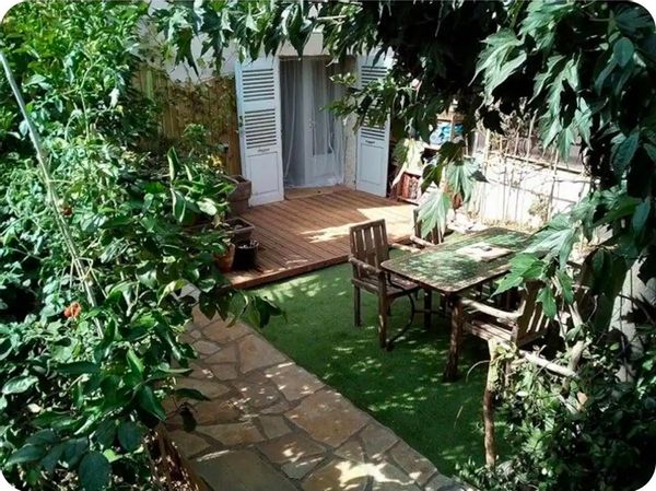 logement charmant dans maison de village au coeur de Roquebrune-sur-Argens