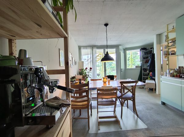 Appartement de 4,5 pièces bien desservi, situé dans un quartier familial
