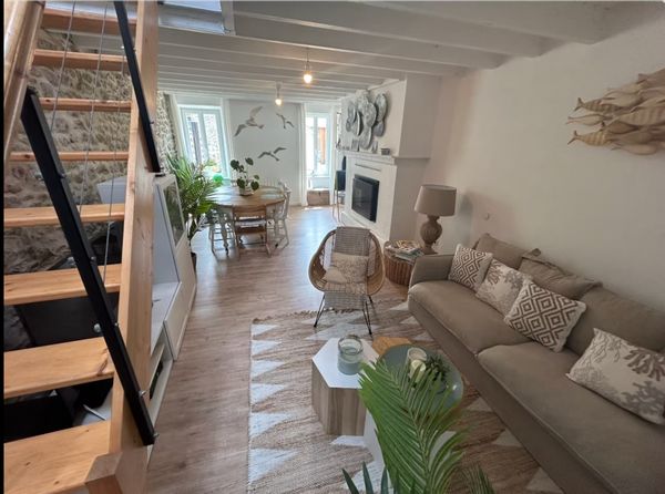 Notre maison vous accueille avec plaisir, comme nous aimons découvrir la vôtre ailleurs.