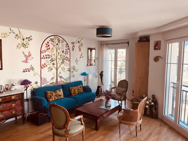 Appartement très lumineux 3 chambres dans immeuble neuf Puteaux métro ligne 1