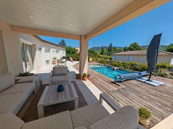 Villa avec piscine à deux pas de la rivière et des Cévennes
