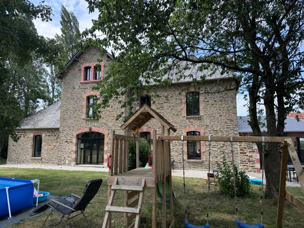 Maison de caractère Normande au milieu des chevaux