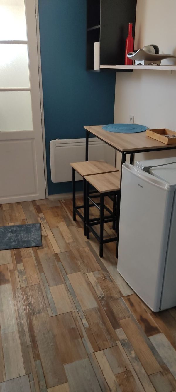 Pour 2 nuits minimum, nous vous  accueillons dans notre Chambre privée au calme.