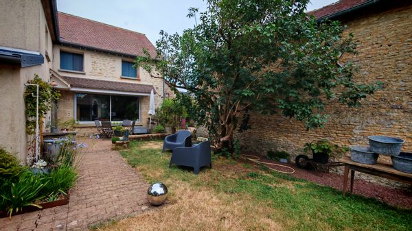 Maison de ville avec jardin en Normandie