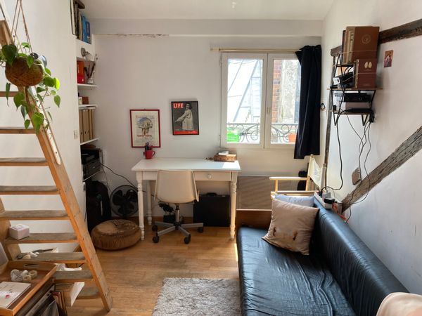 La mini-maison au-dessus des toits