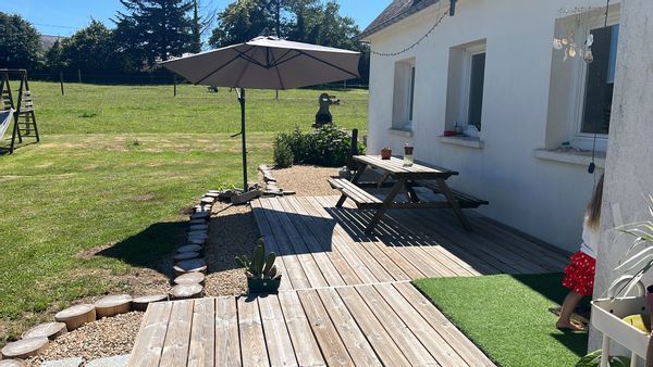 Un havre de paix au cœur de la Bretagne : nature, animaux et tranquillité.