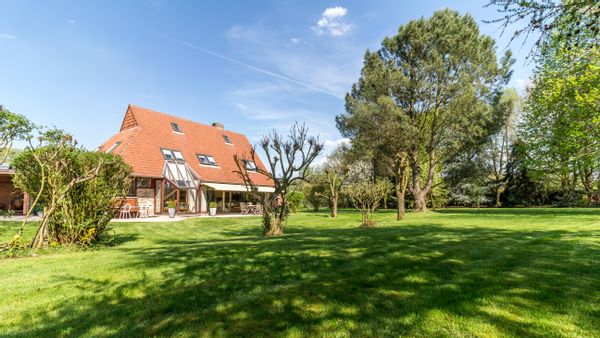 Villa dans un écrin de verdure