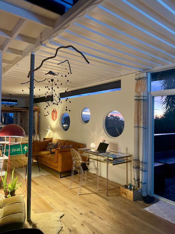 Maison atypique type péniche vue mer