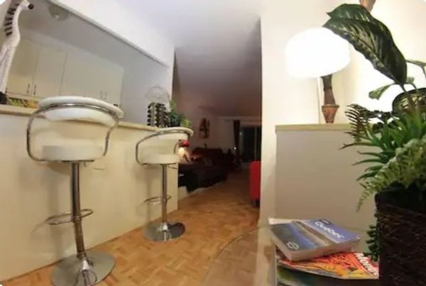 Studio balcon vue piscine