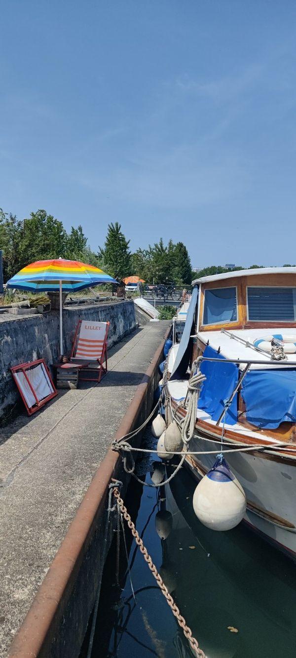 Bateau logement en plein centre de Strasbourg