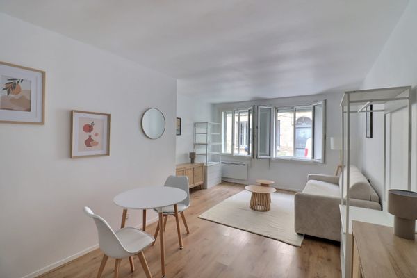 Charmant appartement rénové à deux pas de la Victoire, Gare et du tram
