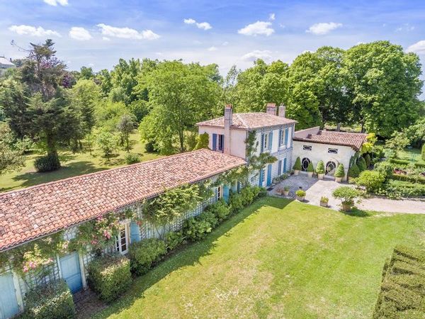 Grande maison de campagne dans un cadre unique en vallée de Charente, à 5min de Cognac