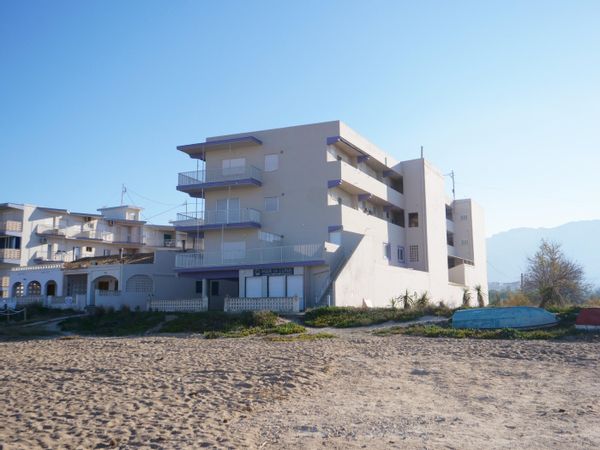 Flat on the beach • Denia