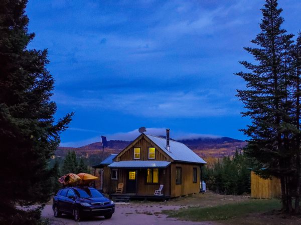 Magnifique chalet rustique au coeur de la forêt de Charlevoix