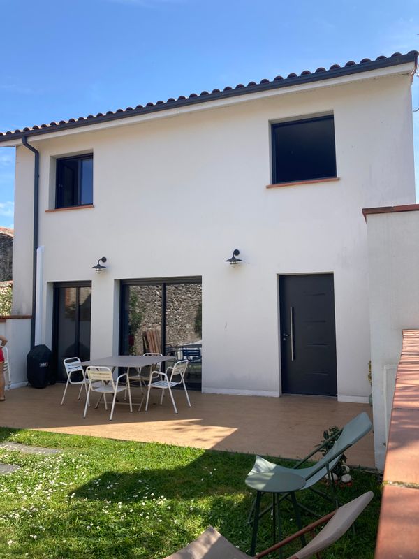 Maison au cœur d'un village ariègeois