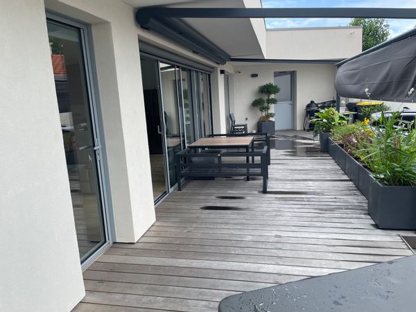 La maison de Stéphanie & Jean : une maison neuve, moderne, de plain-pied.