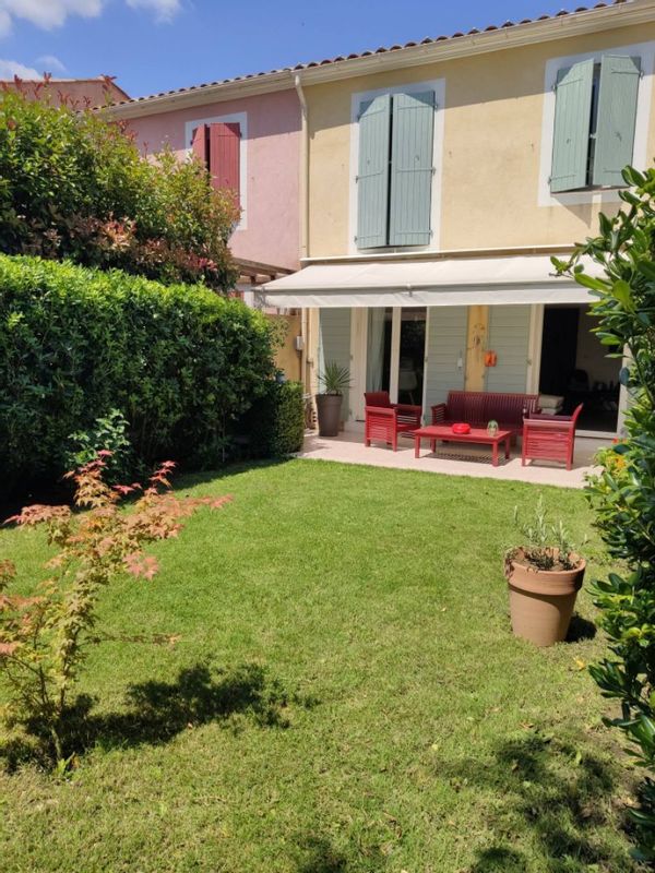 Charmante maison au cœur de Pegomas. Située à 20min de Cannes 10min de grasse 25min de l’aéroport de Nice Bus a 1min à pied