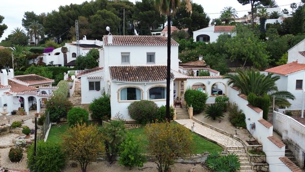 VIlla avec piscine á Javea.