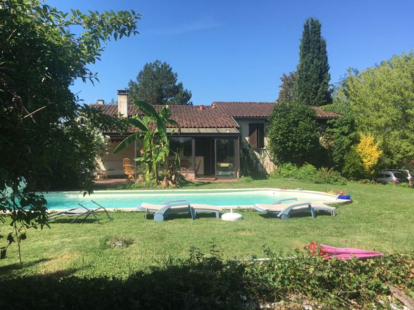 Maison familiale avec piscine dans le Sud-Ouest de la France
