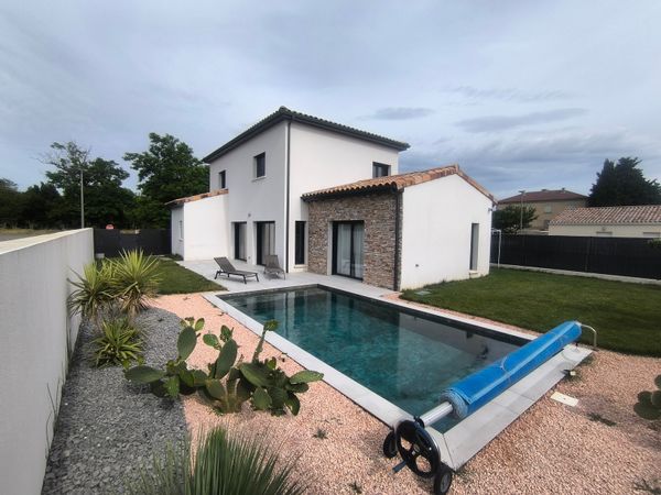 Villa familiale 4 chambres avec piscine Bali en Drôme Provençale, proche Gorges de l’Ardèche