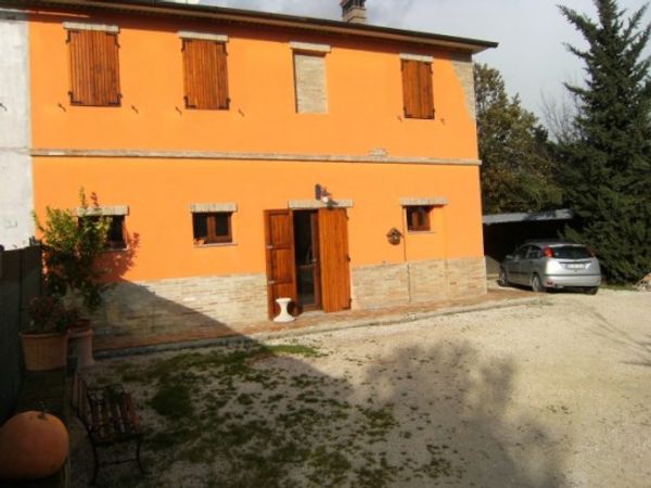 Autre à Agugliano, Italia