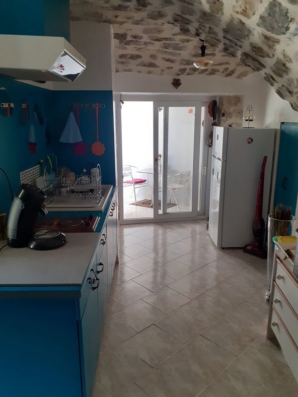 Nid douillet avec terrasse rdc de Maison en Ardèche près de rivières et baignades.