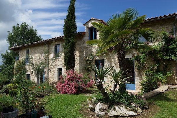 La maison de Catherine et Pascal proche du Golf Des Vigiers en pleine nature