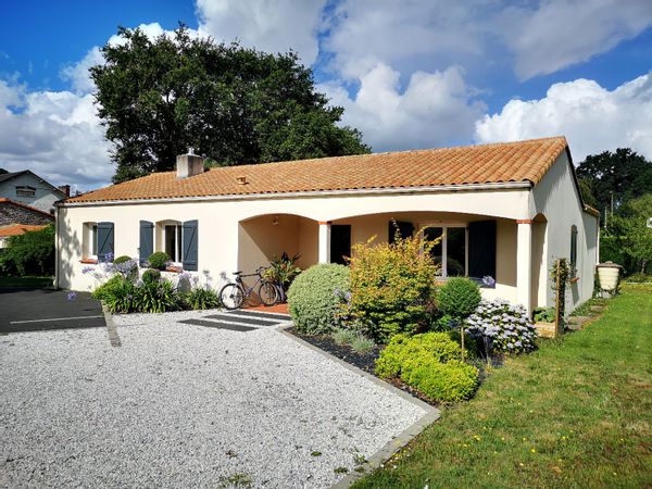 Jolie maison de plain-pied avec jardin proche de Nantes et de la côte atlantique