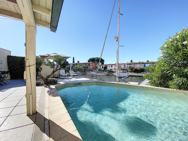 Maison au bord de l'eau dans le Golf de Saint Tropez Mutual exchange, only with seaside house view