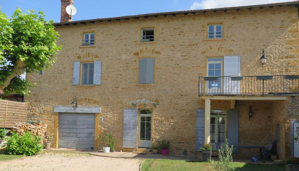 Belle maison familiale au cœur du Beaujolais proche de Lyon