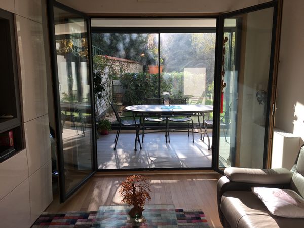 A 5mn de Paris, rez de jardin 2 chambres, résidence neuve, très calme